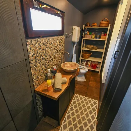 Sagando - Floating House On Sava River Botel