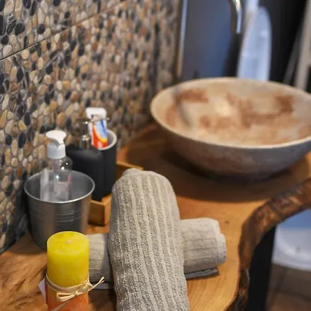 Sagando - Floating House On Sava River *