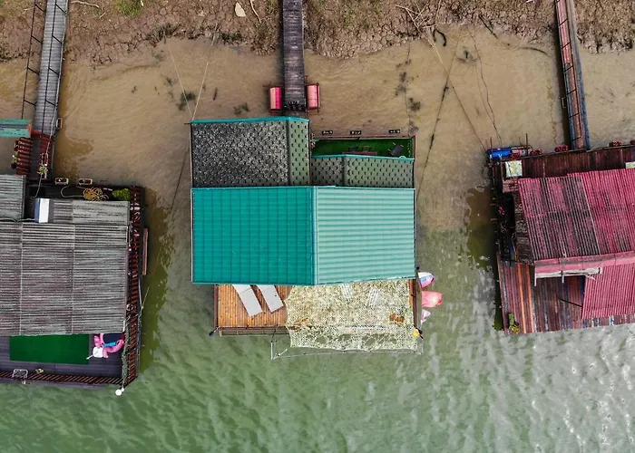 Sagando - Floating House On Sava River Πλωτό κατάλυμα