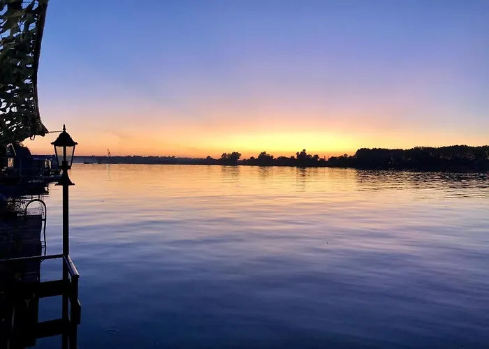 Sagando - Floating House On Sava River *