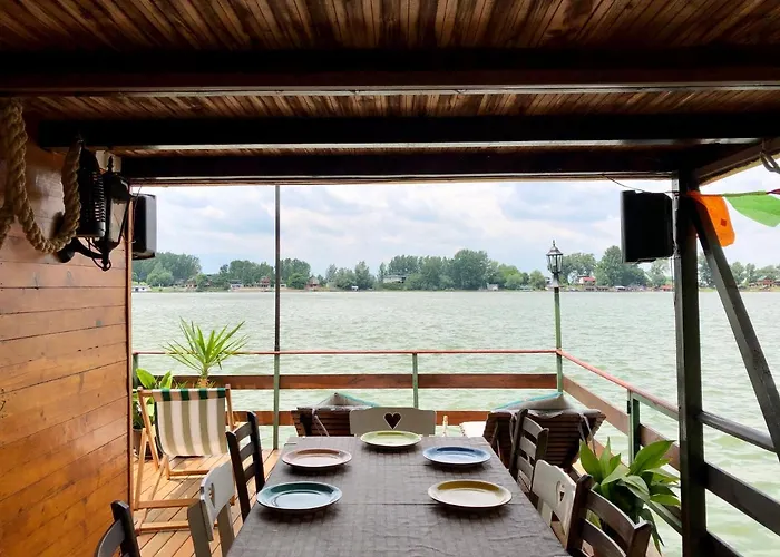 Sagando - Floating House On Sava River Tekne